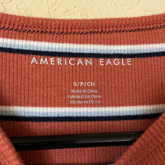 American Eagle crop top - Picture 2 of 4